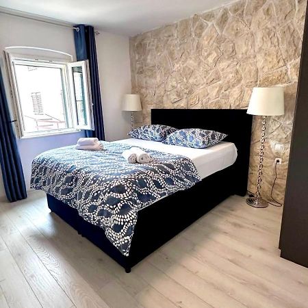Apartment Vijoleta In City Centre Split Extérieur photo